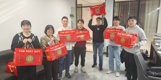 心系員工，情暖新春——東莞園林發(fā)放春節(jié)福利